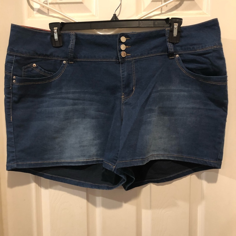 YMI PLUS SIZE JEANS